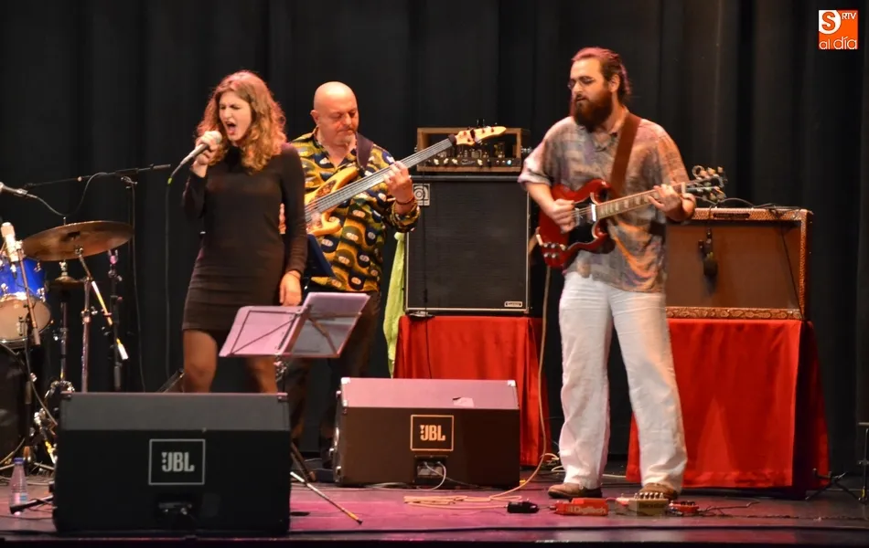 Foto 4 - El grupo franc&eacute;s Mackash Bueno act&uacute;a en el Teatro dentro de su gira por Espa&ntilde;a  