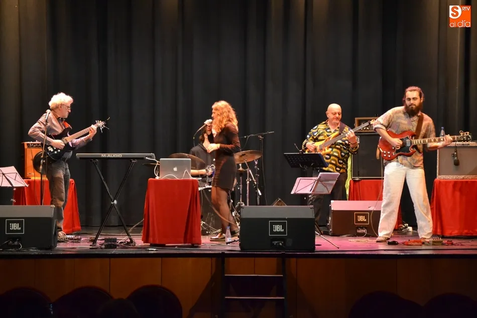 Foto 3 - El grupo franc&eacute;s Mackash Bueno act&uacute;a en el Teatro dentro de su gira por Espa&ntilde;a  