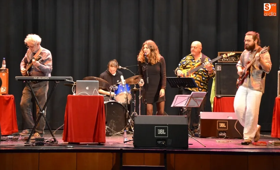 Foto 6 - El grupo franc&eacute;s Mackash Bueno act&uacute;a en el Teatro dentro de su gira por Espa&ntilde;a  