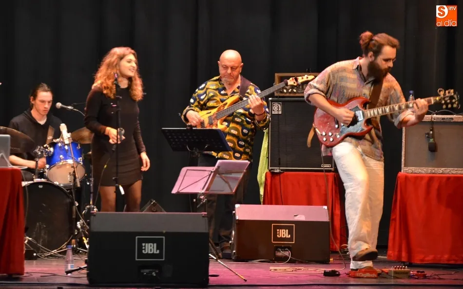 Foto 5 - El grupo franc&eacute;s Mackash Bueno act&uacute;a en el Teatro dentro de su gira por Espa&ntilde;a  