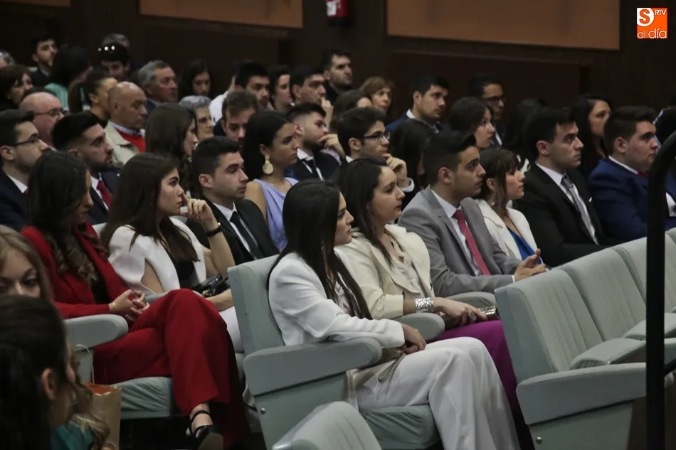 Imposición de becas a los alumnos del Grado en Ingeniería Química