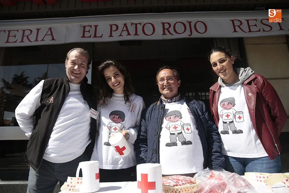 Foto 6 - Las huchas del D&iacute;a de la Banderita, s&iacute;mbolo de solidaridad con Cruz Roja