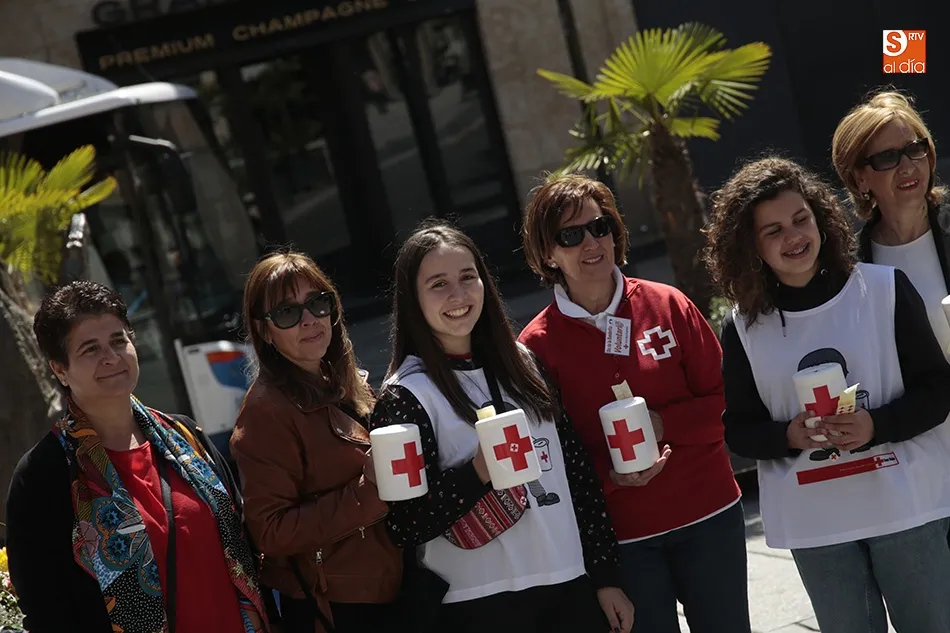Foto 3 - Las huchas del D&iacute;a de la Banderita, s&iacute;mbolo de solidaridad con Cruz Roja