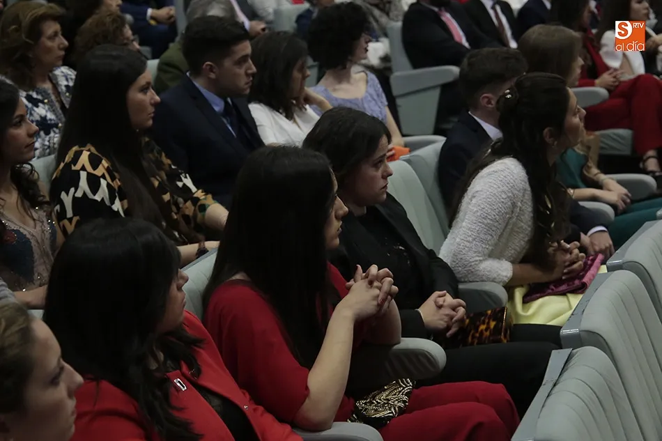 Foto 7 - Imposici&oacute;n de becas a los alumnos del Grado en Ingenier&iacute;a Qu&iacute;mica