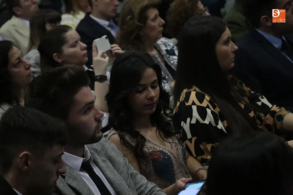 Foto 6 - Imposici&oacute;n de becas a los alumnos del Grado en Ingenier&iacute;a Qu&iacute;mica