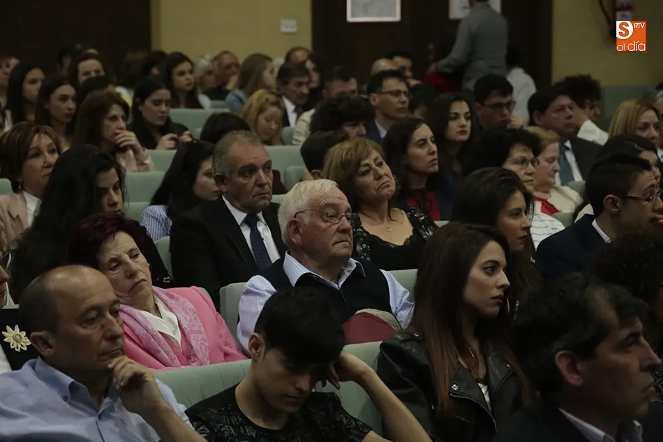 Foto 4 - Imposici&oacute;n de becas a los alumnos del Grado en Ingenier&iacute;a Qu&iacute;mica