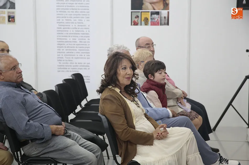 Foto 2 - &lsquo;Trazos&rsquo;, 44 poemas de Antonio Colinas y M&oacute;nica Velasco