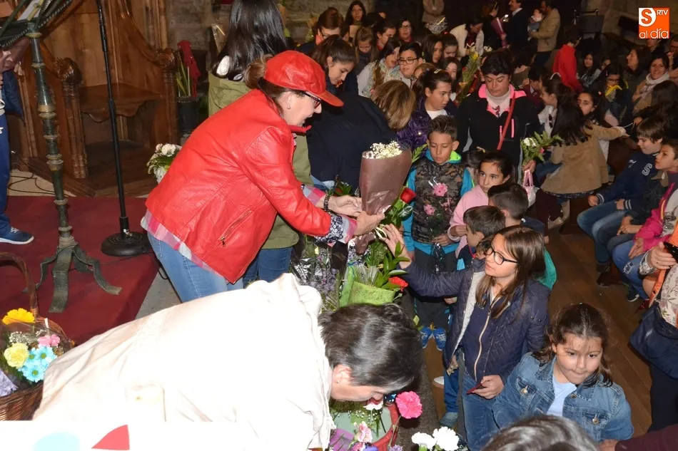 Foto 9 - Ni&ntilde;os de varios puntos de la Di&oacute;cesis crean una fuente para honrar a la Virgen Mar&iacute;a  