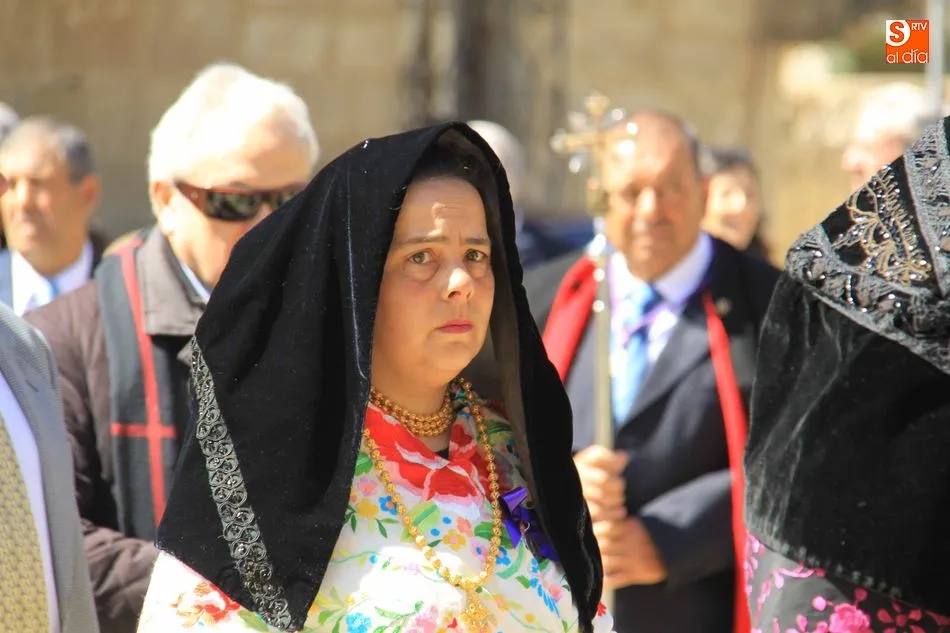 Foto 7 - Cofrades, vecinos y peregrinos dan muestra de su fe a Jes&uacute;s Nazareno