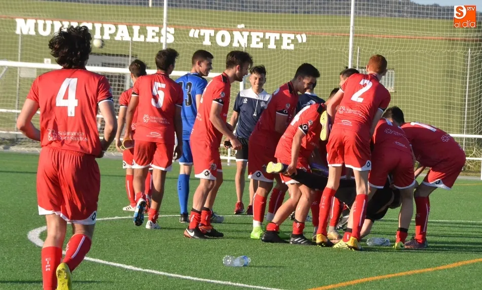 Foto 10 - El Juvenil del Salmantino UDS se corona campe&oacute;n en Mir&oacute;briga y asciende a Regional  