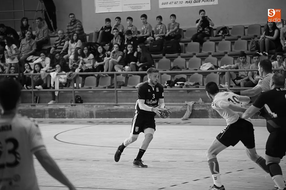 Foto 5 - Ecubus despide la temporada con una abultada derrota ante BM Soria (21-29)