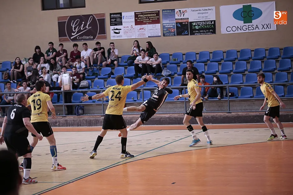 Foto 4 - Ecubus despide la temporada con una abultada derrota ante BM Soria (21-29)
