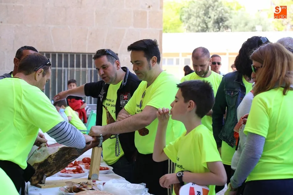 Foto 8 - Una buena raci&oacute;n de paella para celebrar las fiestas del Colegio Trinitarios
