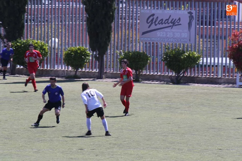 Foto 8 - El Navega dice adi&oacute;s a la Liga Nacional Juvenil tras caer en casa con el Burgos (0-2)