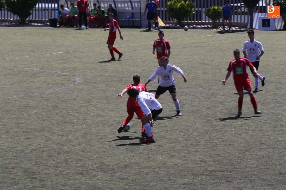 Foto 6 - El Navega dice adi&oacute;s a la Liga Nacional Juvenil tras caer en casa con el Burgos (0-2)
