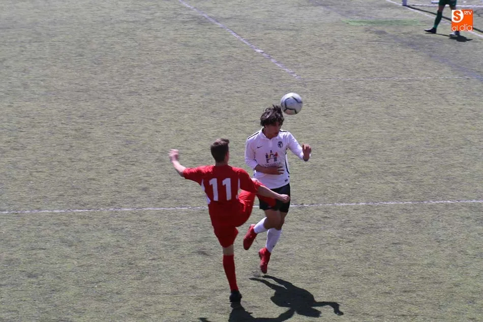 Foto 5 - El Navega dice adi&oacute;s a la Liga Nacional Juvenil tras caer en casa con el Burgos (0-2)