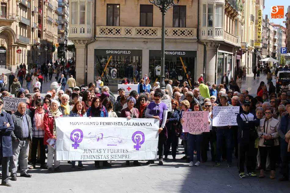 Foto 8 - Los pensionistas y jubilados mantienen las protestas por unas pensiones dignas