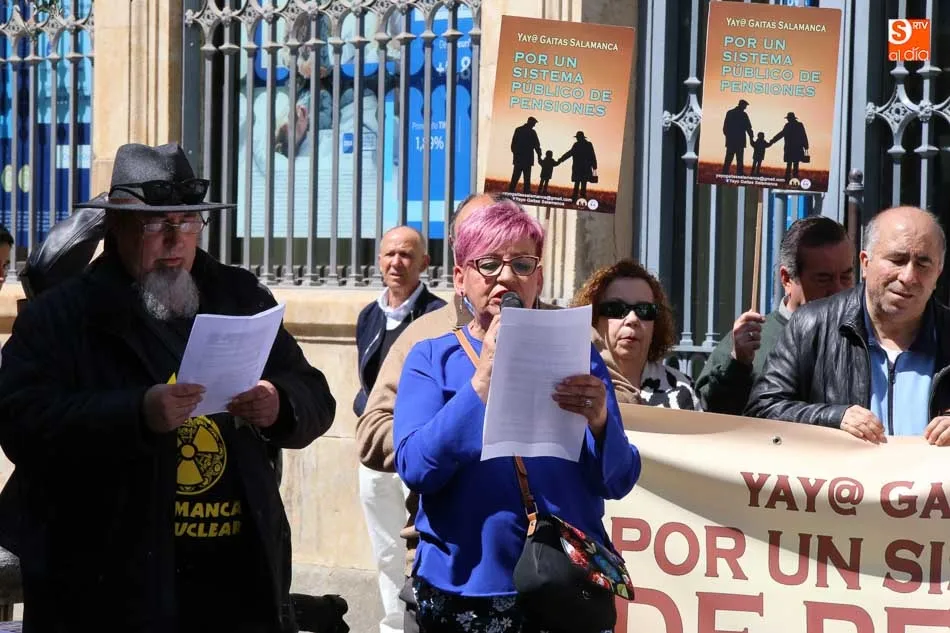 Foto 4 - Los pensionistas y jubilados mantienen las protestas por unas pensiones dignas
