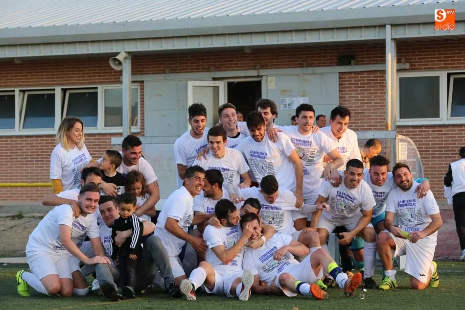 Foto 10 - El Ribert firma su ascenso a Regional en la temporada de su regreso a la competici&oacute;n