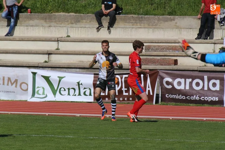 Foto 4 - El Numancia B se suma a la fiesta de Unionistas campe&oacute;n con una contundente victoria (0-3)