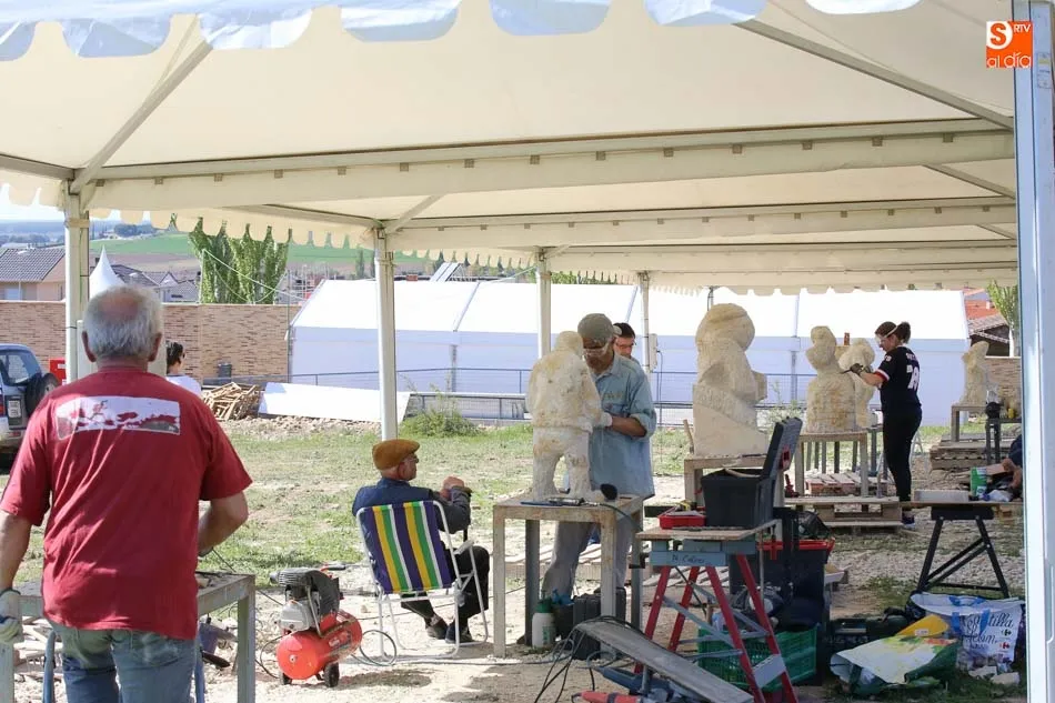 Foto 4 - La Feria de la Piedra de Villamayor&nbsp;acoge su primera Romer&iacute;a  
