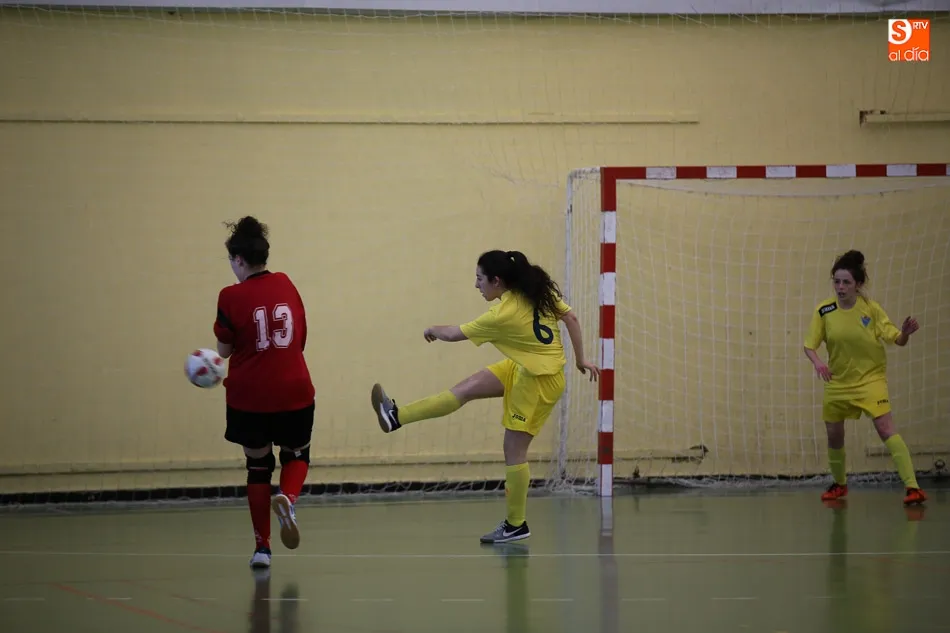 Foto 11 - Las chicas de la Usal cierran su gran a&ntilde;o con triunfo y el Inter Sala se lleva el derbi ante el...