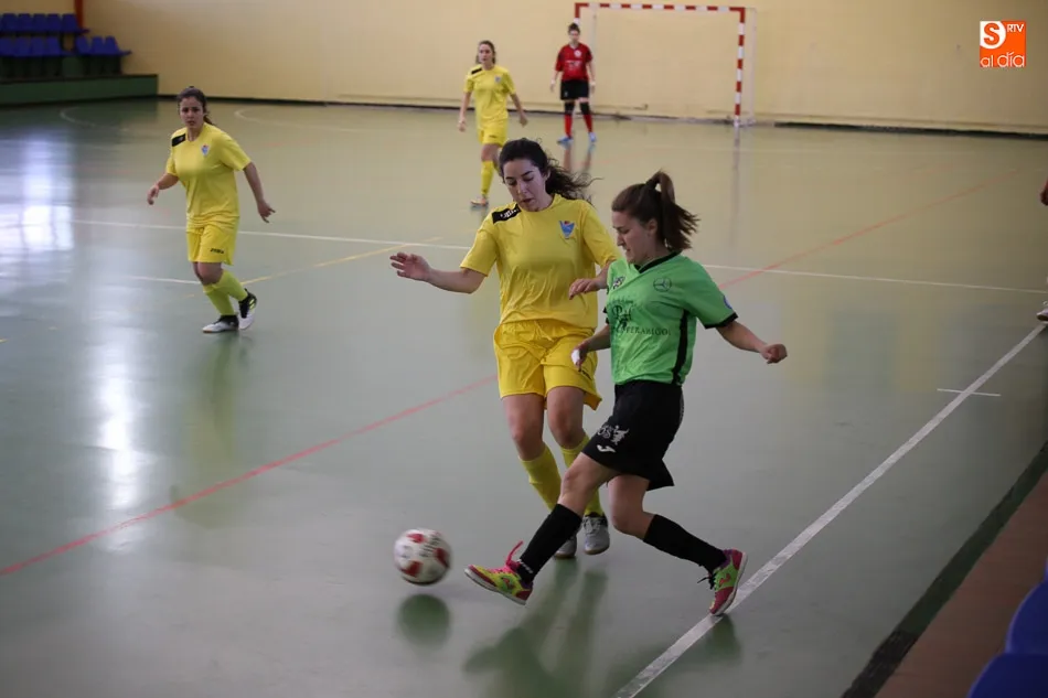 Foto 9 - Las chicas de la Usal cierran su gran a&ntilde;o con triunfo y el Inter Sala se lleva el derbi ante el...