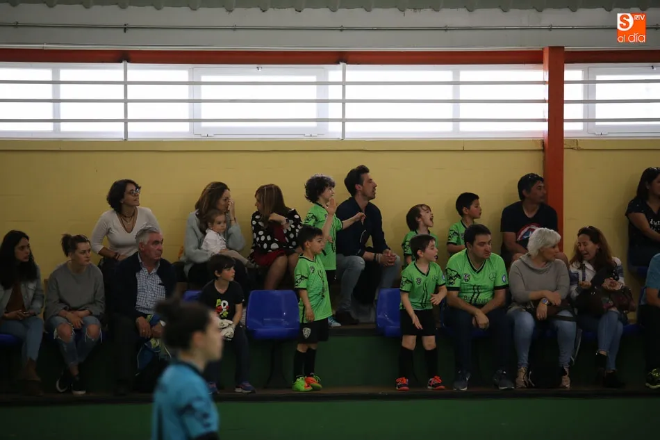 Foto 7 - Las chicas de la Usal cierran su gran a&ntilde;o con triunfo y el Inter Sala se lleva el derbi ante el...