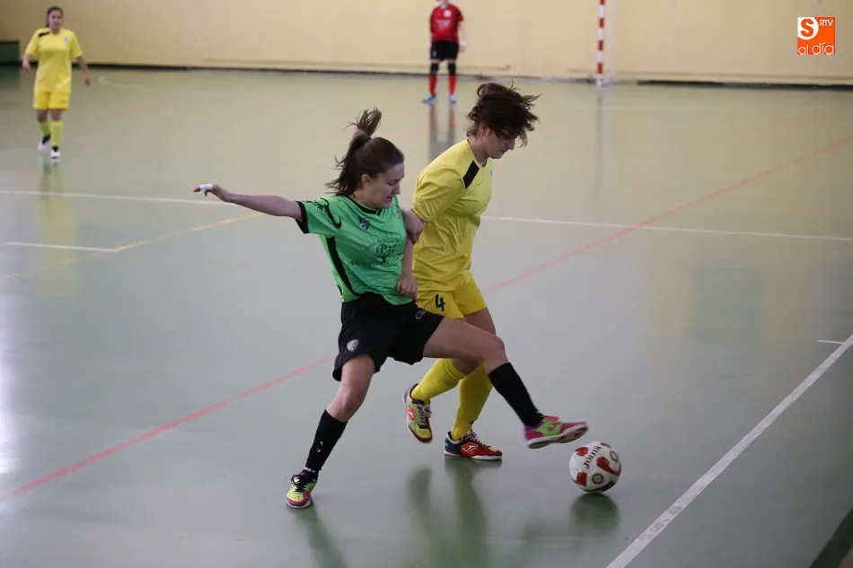 Foto 4 - Las chicas de la Usal cierran su gran a&ntilde;o con triunfo y el Inter Sala se lleva el derbi ante el...