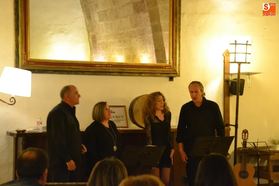Foto 6 - Una velada m&uacute;sico-po&eacute;tica culmina el largu&iacute;simo d&iacute;a de los participantes en el Fam Trip  
