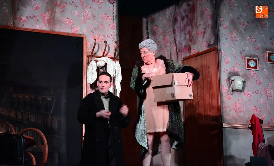 Foto 3 - Paraskenia abre el II Certamen de Teatro Villa de Lumbrales con una magistral interpretaci&oacute;n&nbsp;