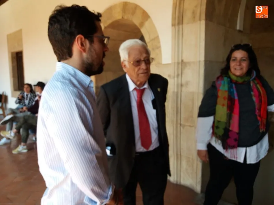 Foto 3 - &ldquo;Hacer el bien no es de izquierdas ni de derechas, es patrimonio de todos&rdquo;  