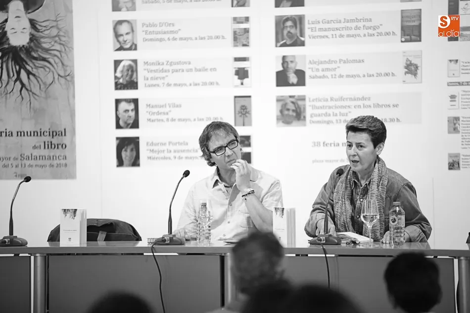 Foto 5 - &lsquo;Y si la noche espera&rsquo;, im&aacute;genes, poemas y m&uacute;sica en la Feria del Libro