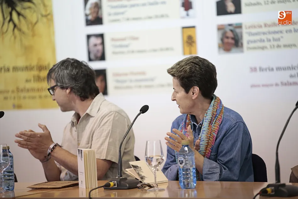 Foto 4 - &lsquo;Y si la noche espera&rsquo;, im&aacute;genes, poemas y m&uacute;sica en la Feria del Libro