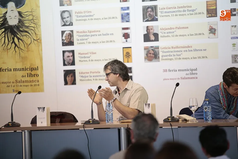 Foto 2 - &lsquo;Y si la noche espera&rsquo;, im&aacute;genes, poemas y m&uacute;sica en la Feria del Libro