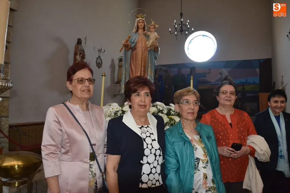 Foto 7 - La Virgen de los Remedios recorre las calles de San Crist&oacute;bal en el D&iacute;a de la Madre  