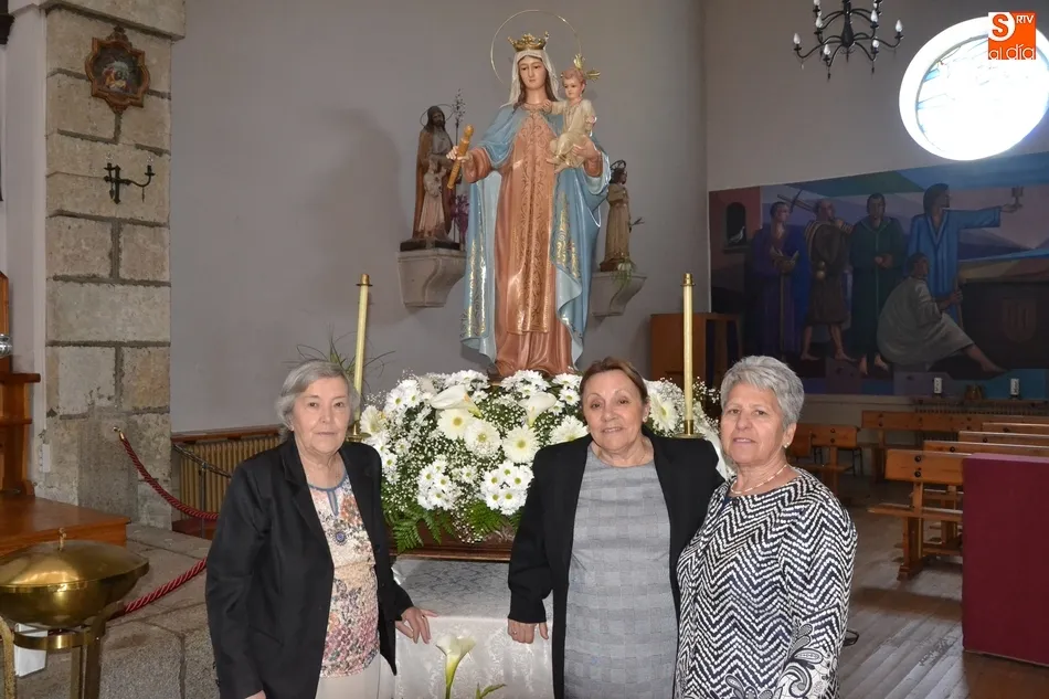Foto 4 - La Virgen de los Remedios recorre las calles de San Crist&oacute;bal en el D&iacute;a de la Madre  