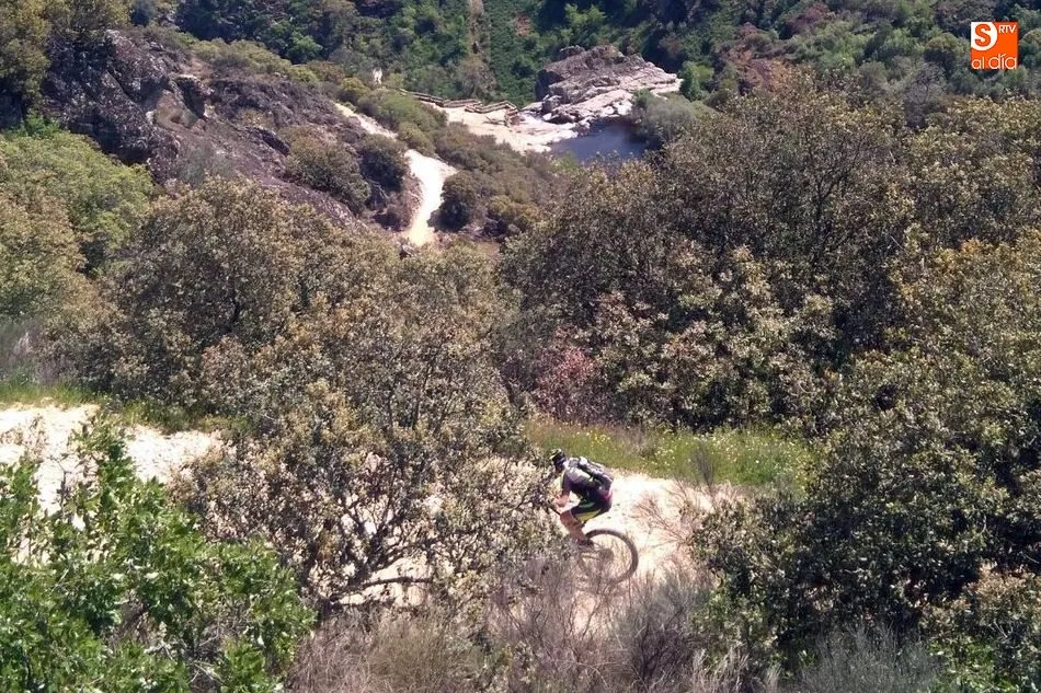 Foto 6 - La III BTT Pozo de los Humos muestra las arribes m&aacute;s agrestes  