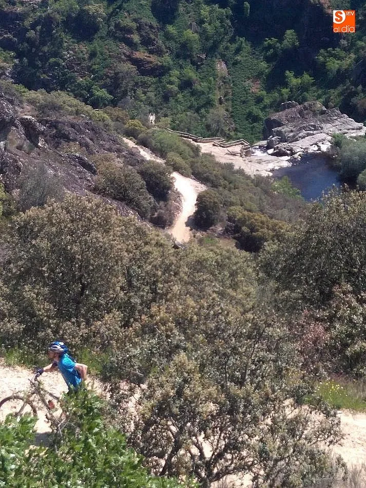 Foto 2 - La III BTT Pozo de los Humos muestra las arribes m&aacute;s agrestes  