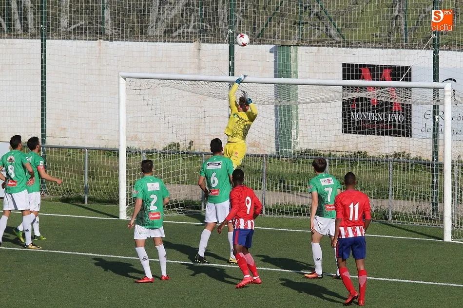 Foto 3 - El CD Guijuelo logra la salvaci&oacute;n sufriendo ante el Atl&eacute;tico de Madrid B (0-0)