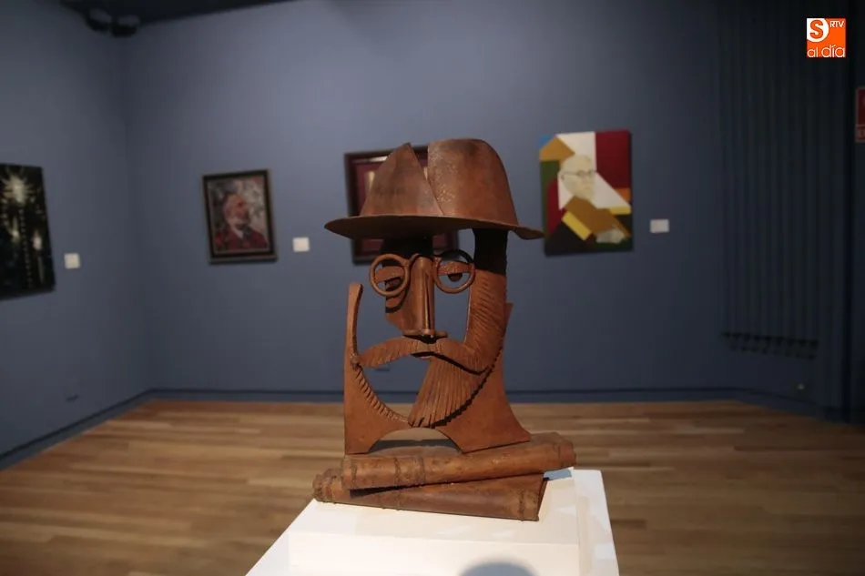 Más de un centenar de obras en diferentes tamaños y soportes para homenajear a Miguel de Unamuno. Fotos: Alejandro López