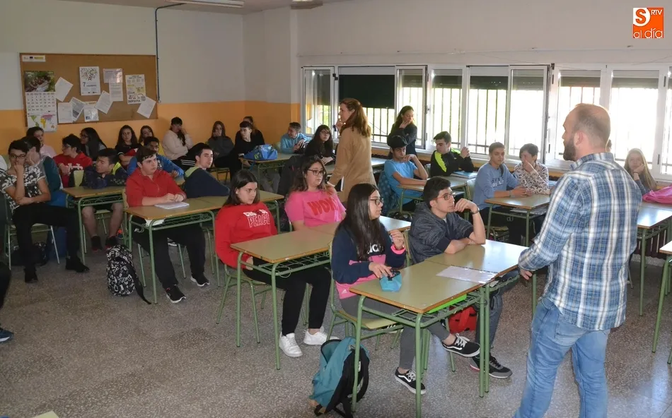 Entreculturas conciencia a los alumnos del Fray Diego sobre roles de género y micromachismos  