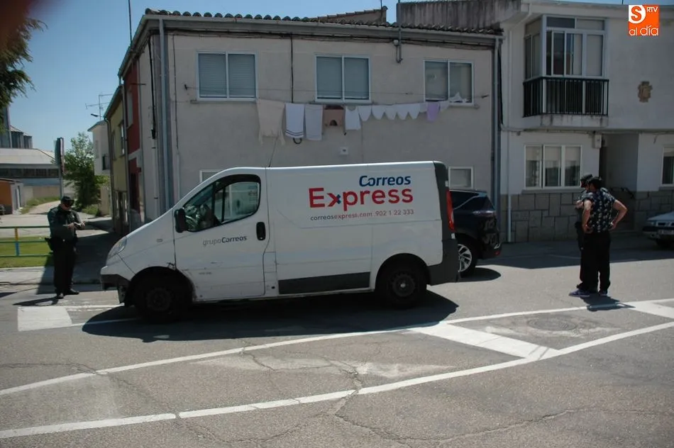 Foto 2 - Peque&ntilde;o accidente de dos veh&iacute;culos en el cruce de la calle Matadero y Pedro Velasco  