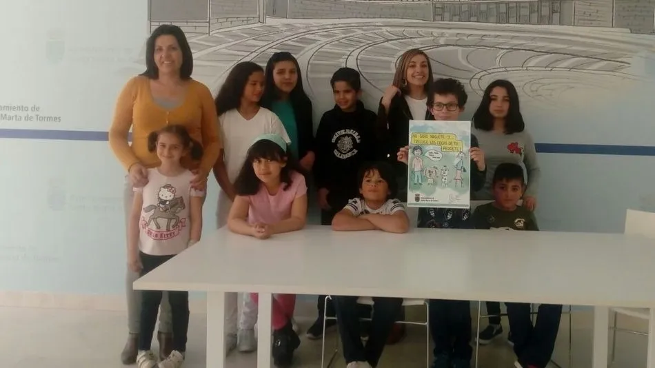 Los niños del Consejo de Infancia inician una campaña para la recogida de excrementos de mascotas ...