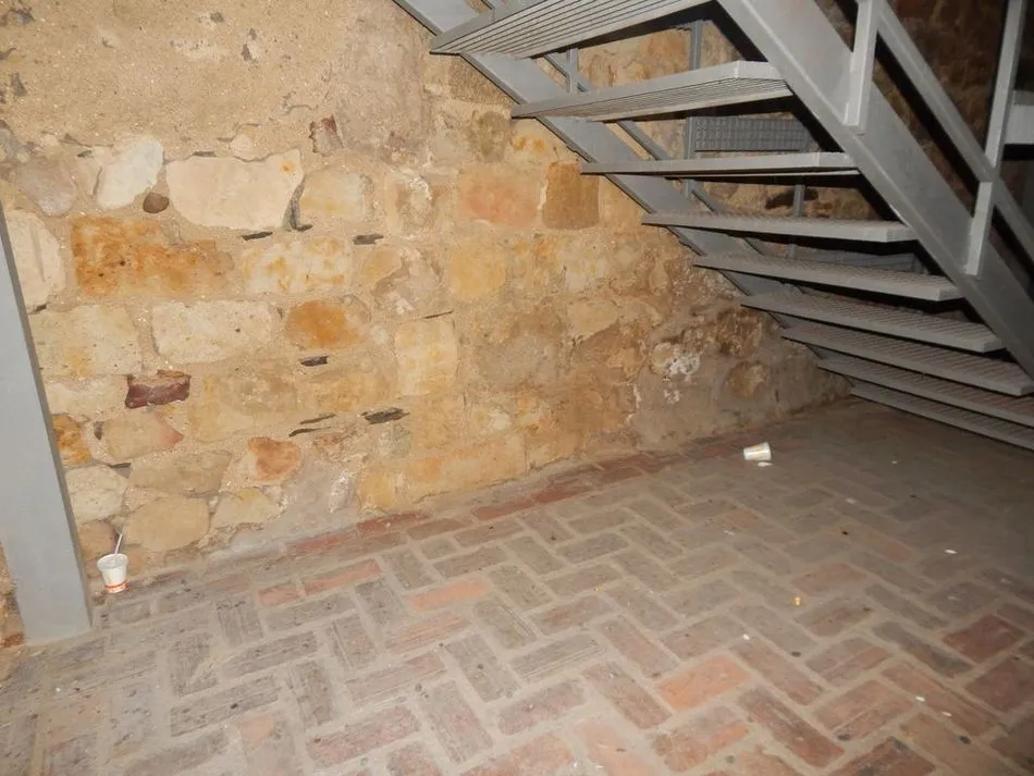 Foto 7 - Se implanta un cartel en ingl&eacute;s en la Cueva de Salamanca con acceso mediante c&oacute;digo QR  
