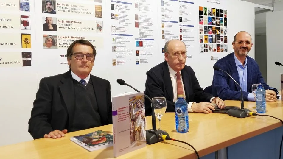 José Ramos Domingo, Mariano Casas y José Mª Martínez Frías en la presentación del nuevo libro Escenografía barroca