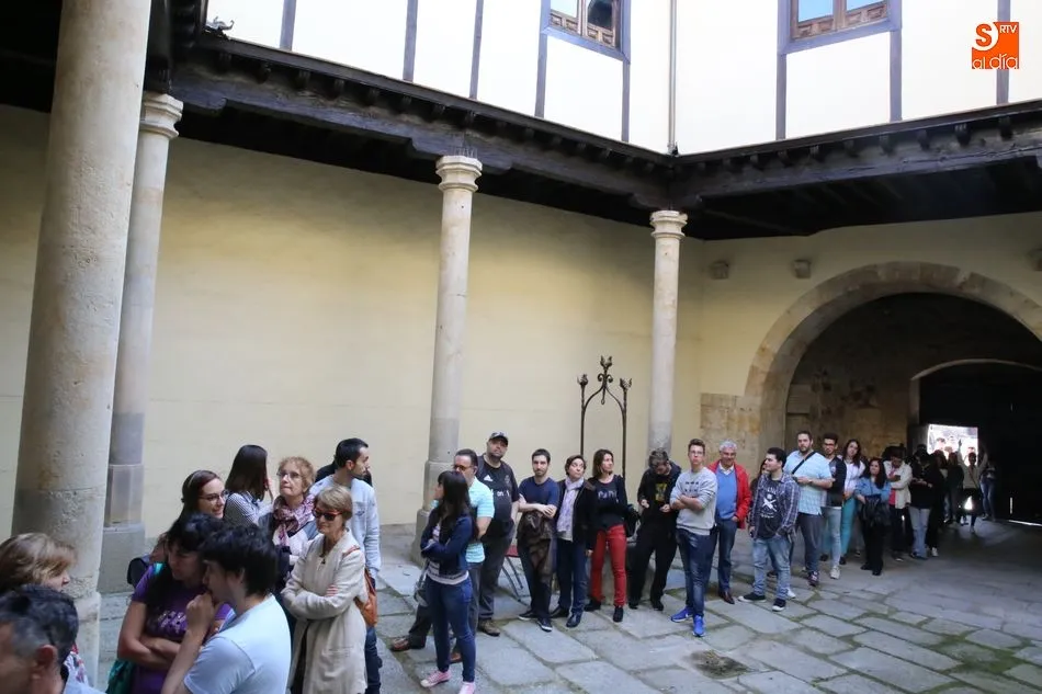 Foto 8 - Respuesta multitudinaria a las pruebas para contratar a 100 figurantes en Salamanca