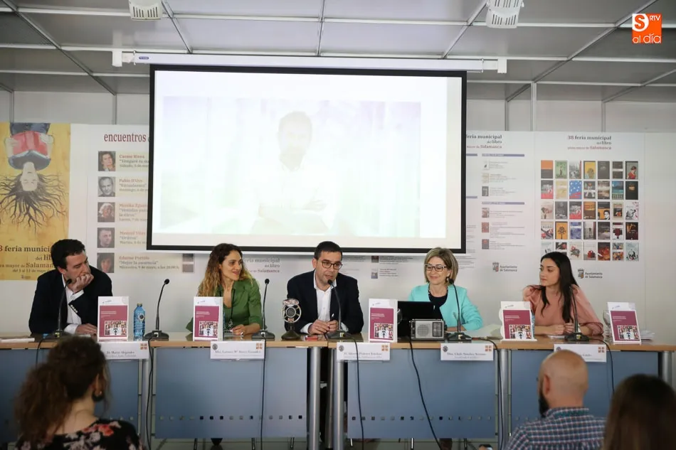 Foto 4 - Treinta estudiantes colaboran en un estudio sobre el periodismo radiof&oacute;nico actual