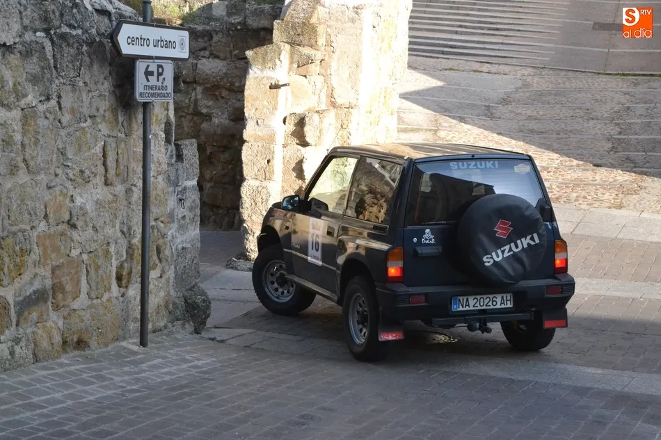 Foto 9 - Los veh&iacute;culos del Spain Classic Rally ponen rumbo a Trujillo  