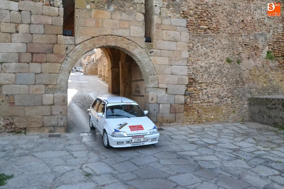 Foto 5 - Los veh&iacute;culos del Spain Classic Rally ponen rumbo a Trujillo  